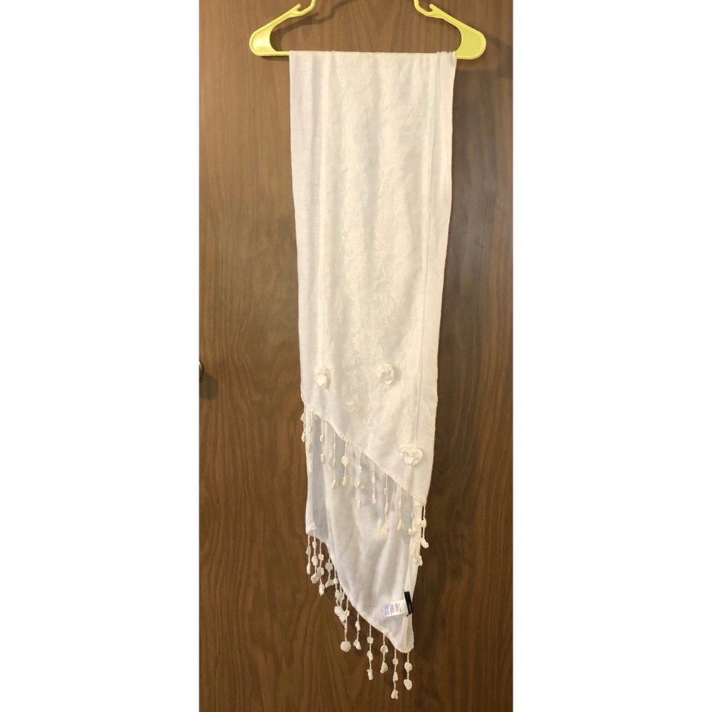 Cream Lace Scarf